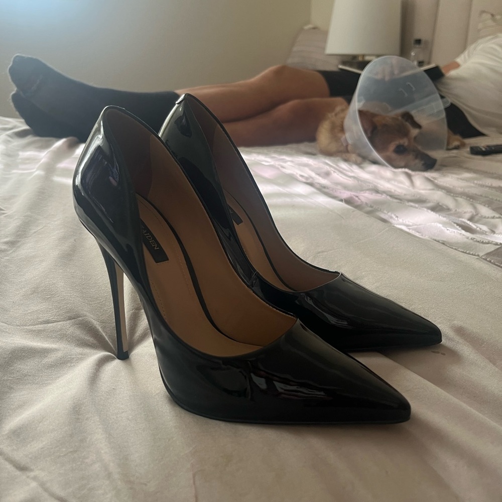 One time used  Ava & Aiden pointy stilettos.